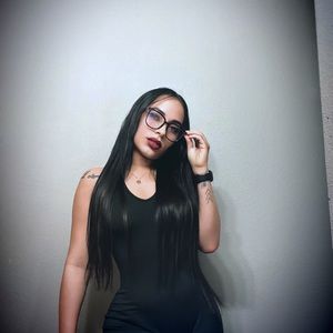 Meet your Posher, Esnaida